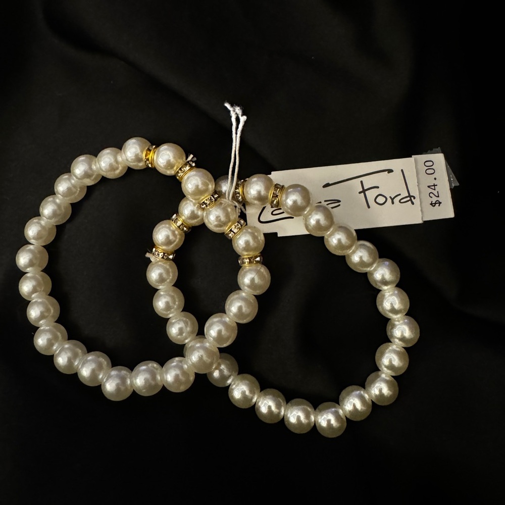 Double stranded pearl bracelet NEW 6 in wrist w stretch Laura Ford Retai… - Picture 3 of 7